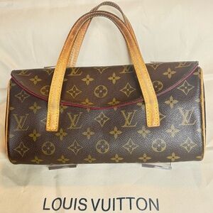 LOUIS VUITTON
Monogram Sonatine handbag 👜